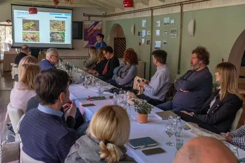 Discussion during the EXCHANGE seminar, exchanging perspectives on biodiversity, visitor interpretation and opportunities for cooperation.