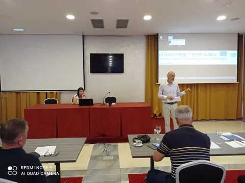 Radoje Laušević addressing participants at the EXCHANGE seminar on the biodiversity of River Neretva, Hotel Mostar.