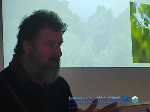 Nikša Glavić presenting the geographical and biological characteristics of the Adriatic Sea during the training workshop in Dubrovnik.
