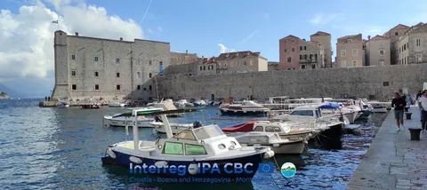 Dubrovnik’s harbour and the entrance to the Aquarium, one of the visitor attractions connected through the EXCHANGE Blue Pass tourism offer.