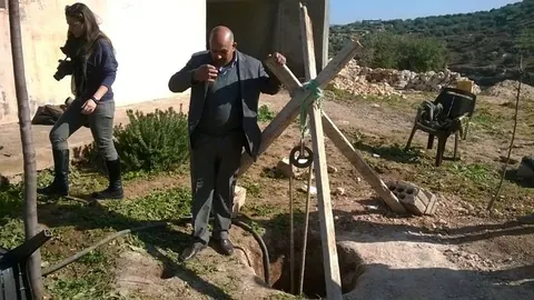 Construction of water well in Jordan (April 2016)